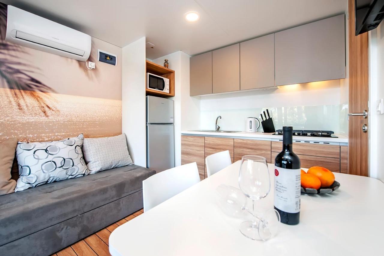 Pineta Mobile Home In Porton Biondi Camp Rovinj Bagian luar foto